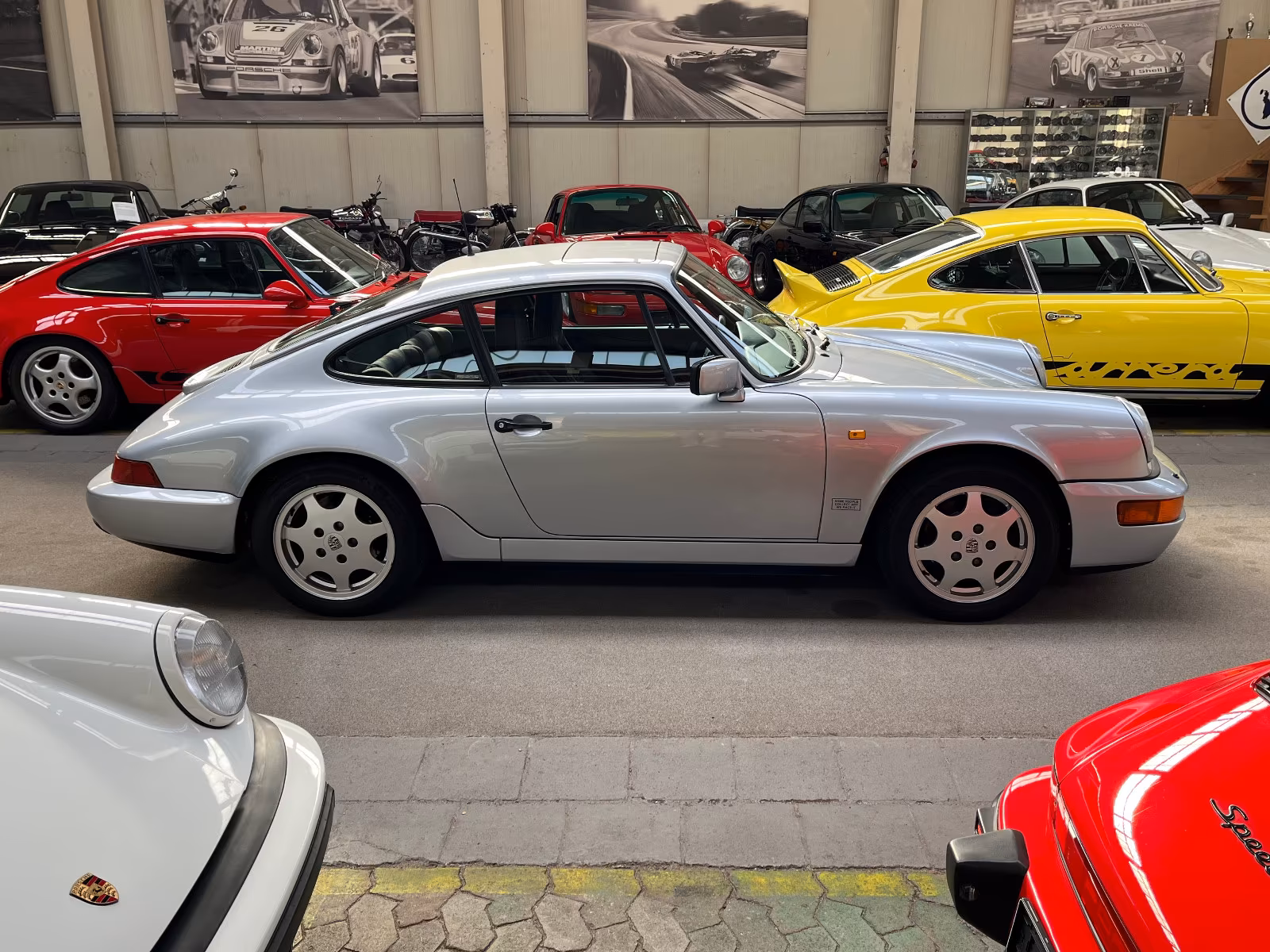 Porsche Gebrauchtwagenangebot PORSCHE 964 CARRERA 4 COUPE C00 IN POLARSILBER
