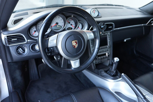 Porsche Gebrauchtwagenangebot PORSCHE 997 CARRERA S COUPE - SCHECKHEFTGEPFLEGT