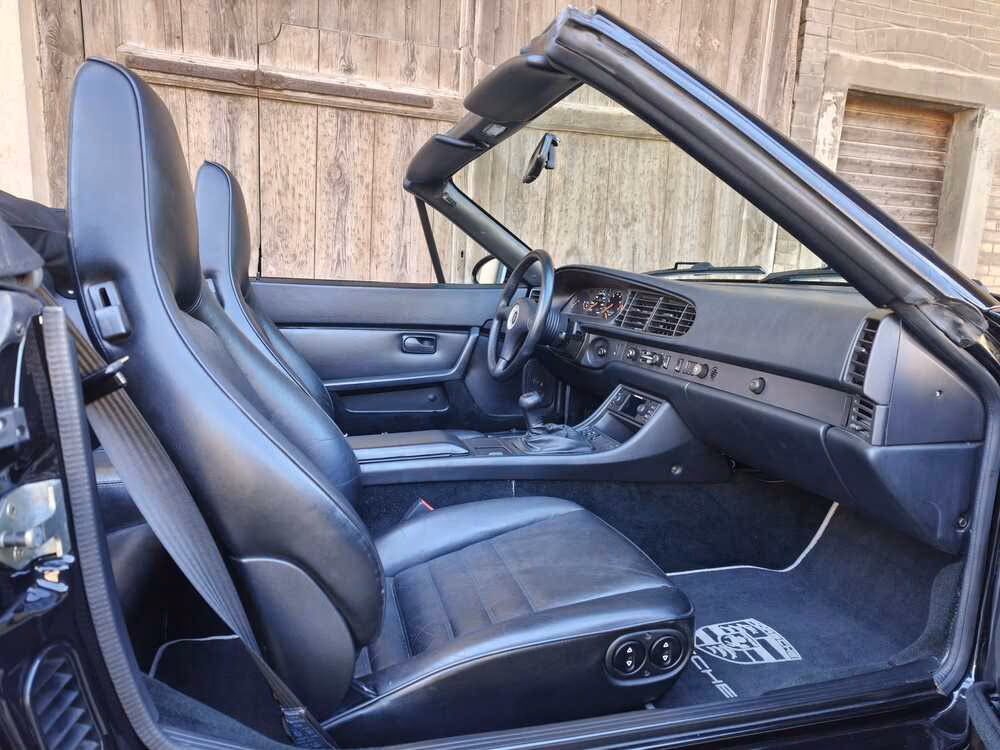 Porsche Gebrauchtwagenangebot PORSCHE 944 TURBO CABRIOLET IN SCHWARZ