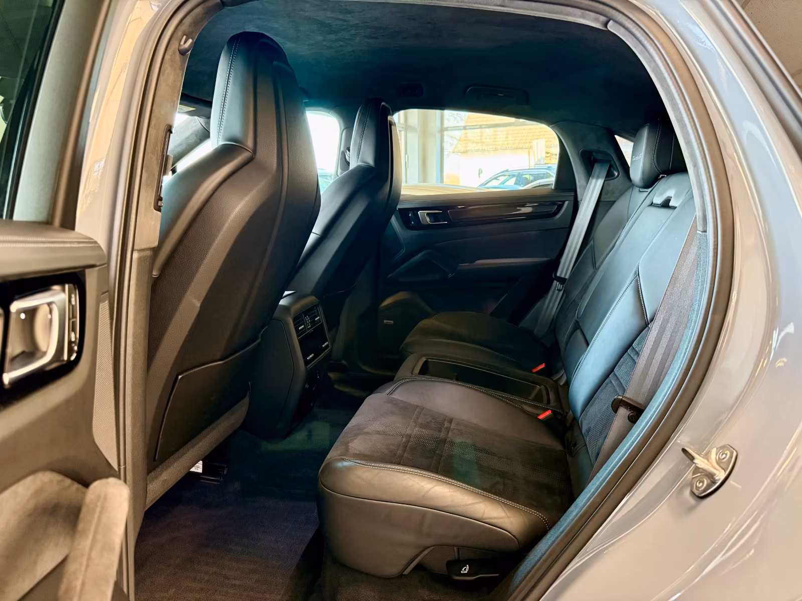 Porsche Gebrauchtwagenangebot PORSCHE CAYENNE TURBO GT IN ARKTIKGRAU - 2 VORBESITZER