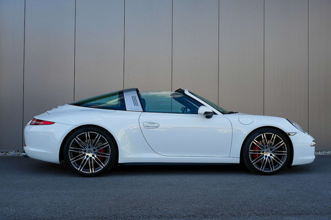 PORSCHE 991.1 TARGA 4S IN CARRERAWEISS