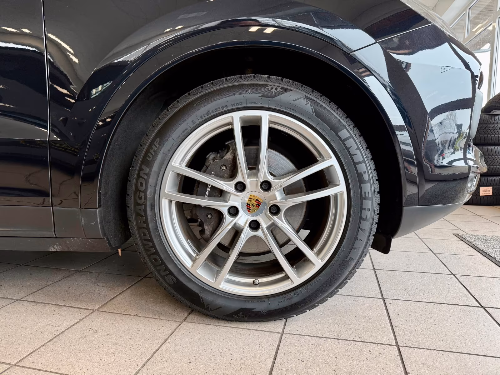 Porsche Gebrauchtwagenangebot PORSCHE CAYENNE V6 IN TIEFSCHWARZ - 2. HAND
