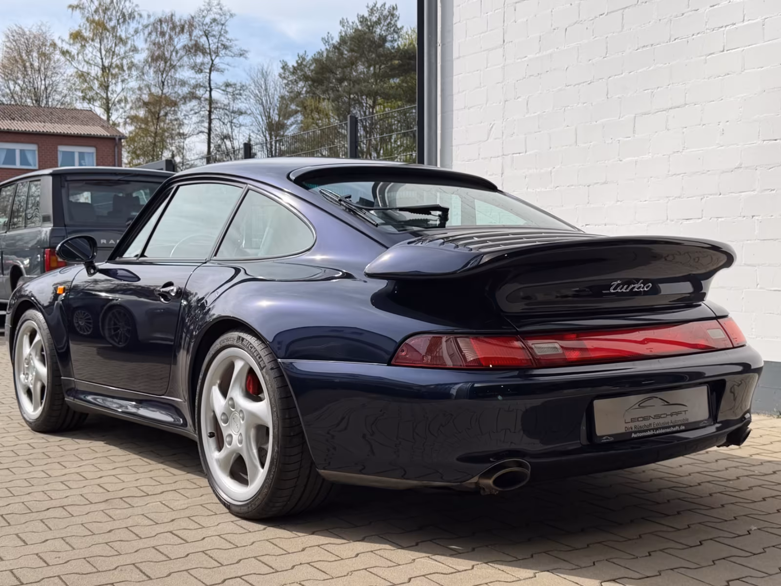 Porsche Gebrauchtwagenangebot PORSCHE 993 TURBO COUPE IN NACHTBLAU