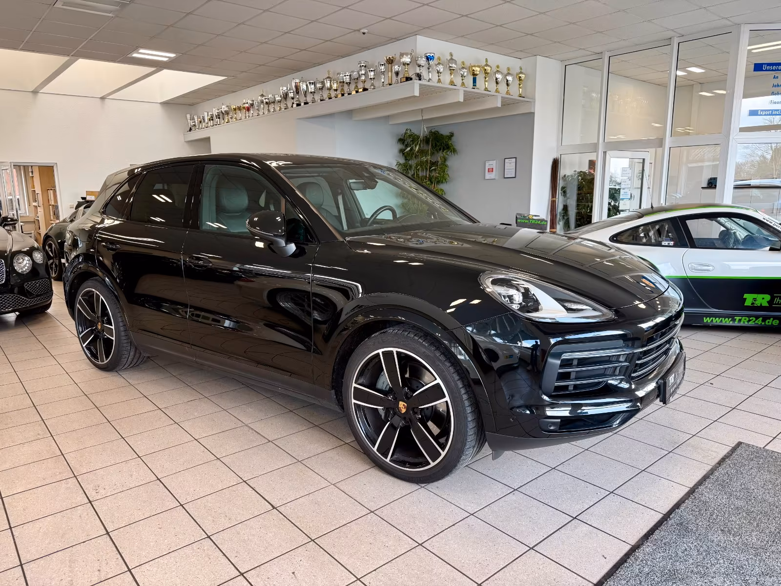 PORSCHE CAYENNE S PLATINIUM EDITION - 1 VORBESITZER