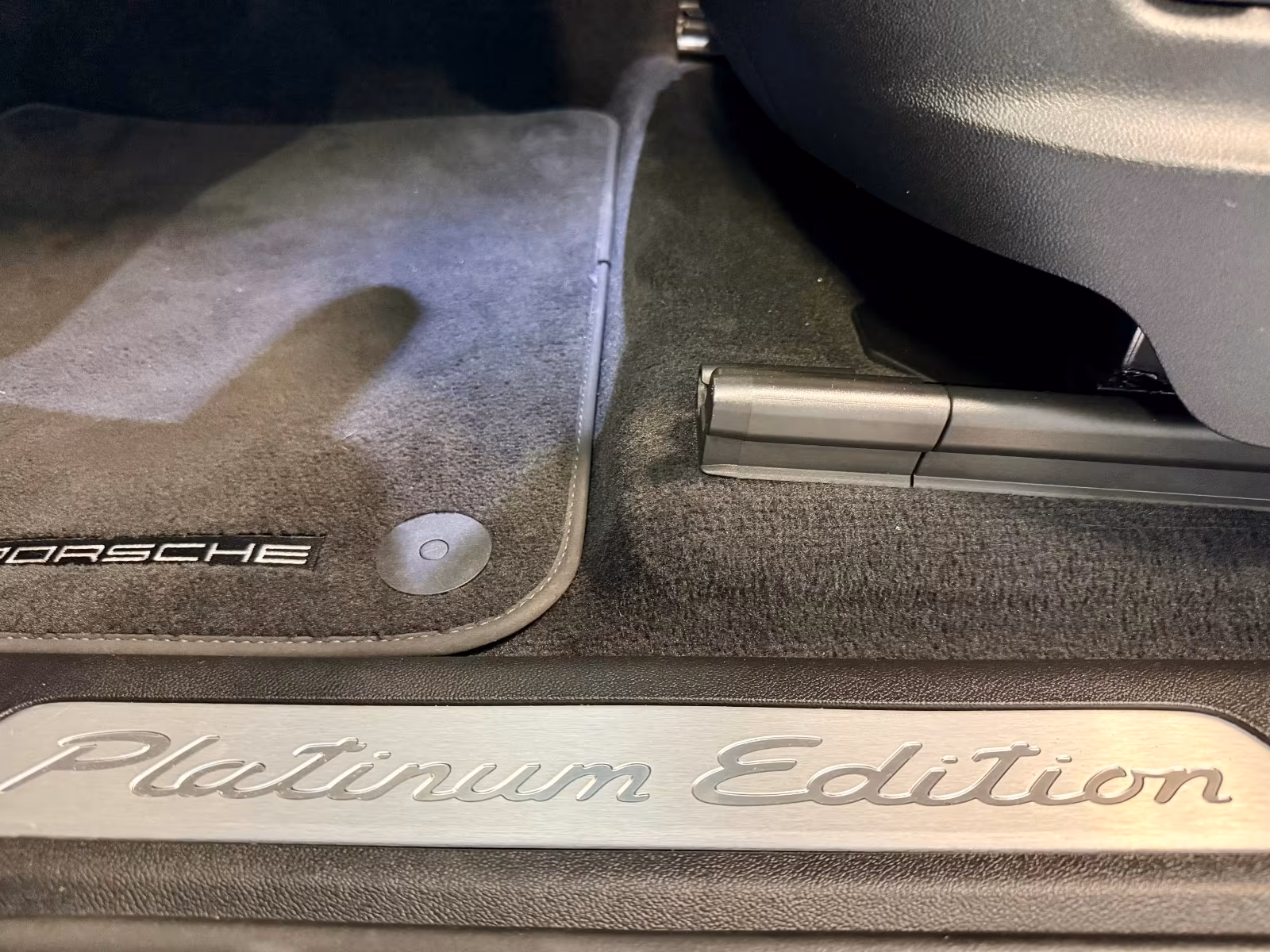 Porsche Gebrauchtwagenangebot PORSCHE CAYENNE S PLATINIUM EDITION - 1 VORBESITZER