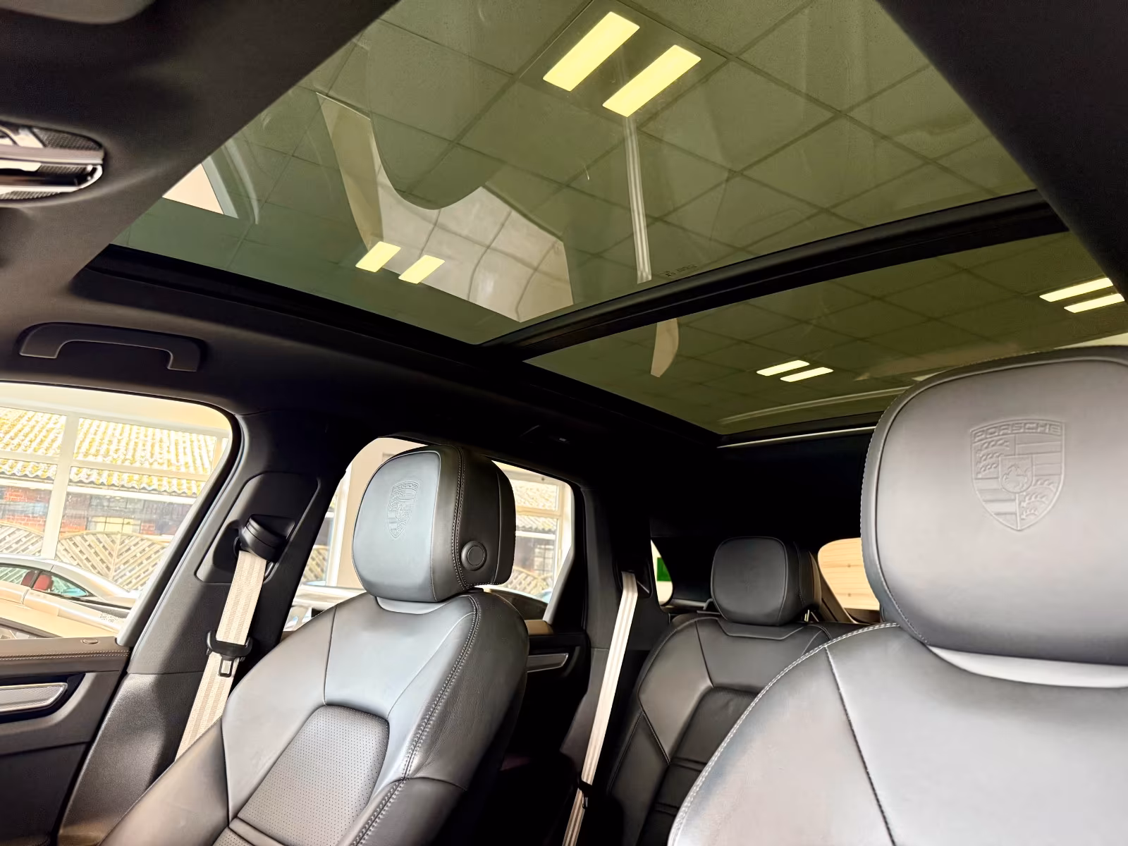 Porsche Gebrauchtwagenangebot PORSCHE CAYENNE S PLATINIUM EDITION - 1 VORBESITZER