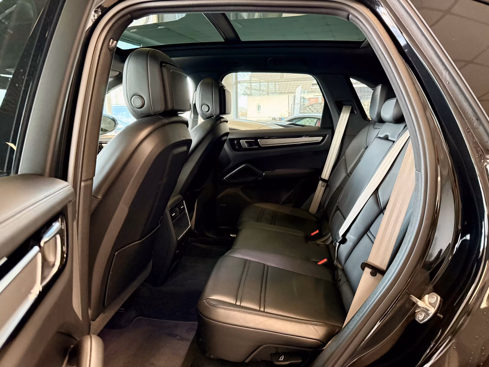 Porsche Gebrauchtwagenangebot PORSCHE CAYENNE S PLATINIUM EDITION - 1 VORBESITZER