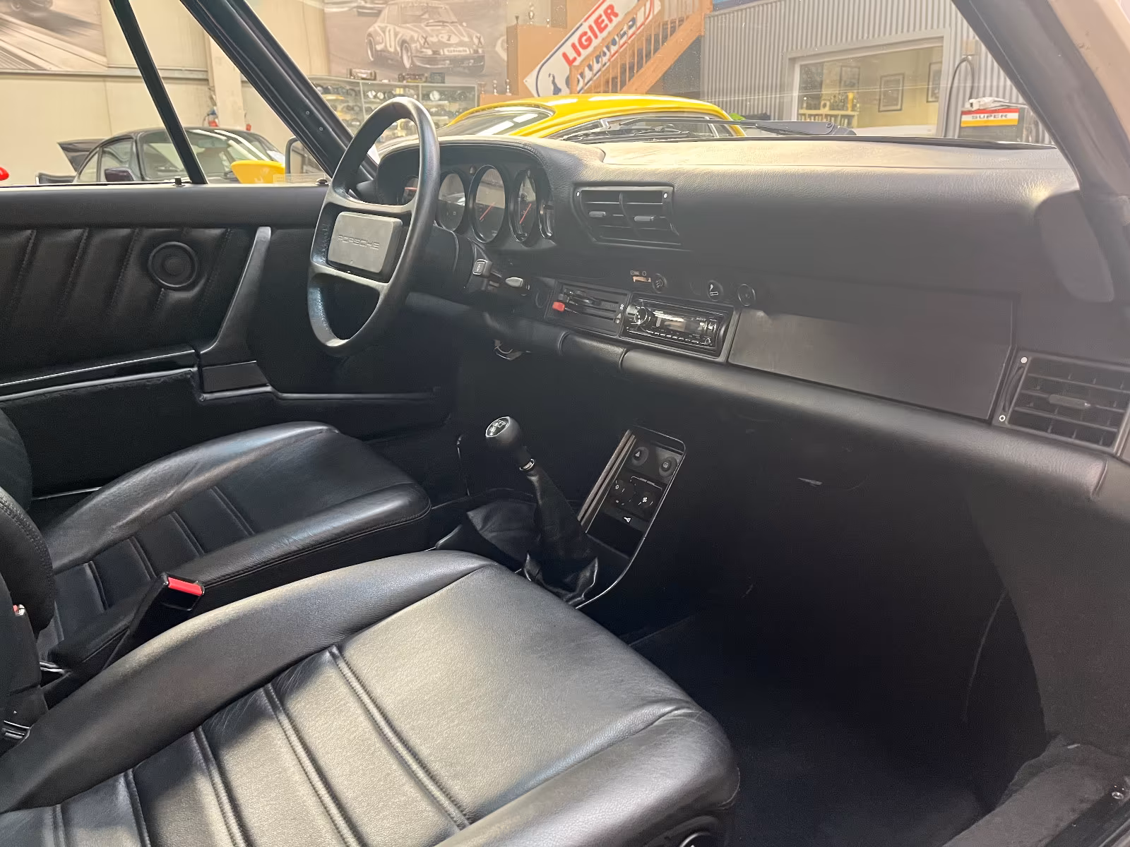 Porsche Gebrauchtwagenangebot PORSCHE 911 CARRERA 3.2L CABRIOLET - G-50 GETRIEBE