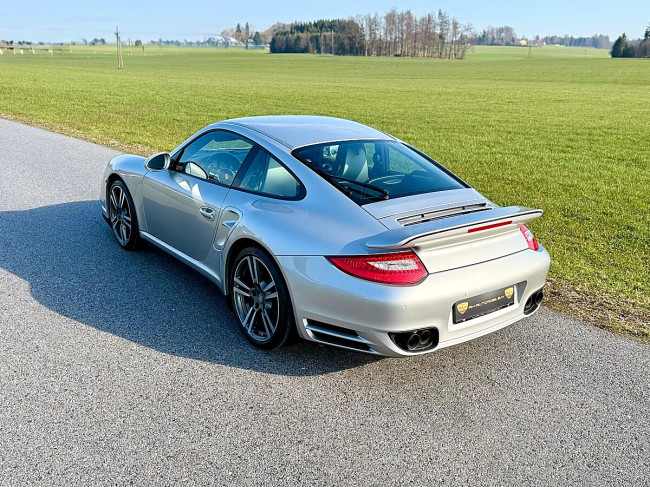 Porsche Gebrauchtwagenangebot PORSCHE 997.2 TURBO COUPE IN ARKTISSILBER-METALLIC
