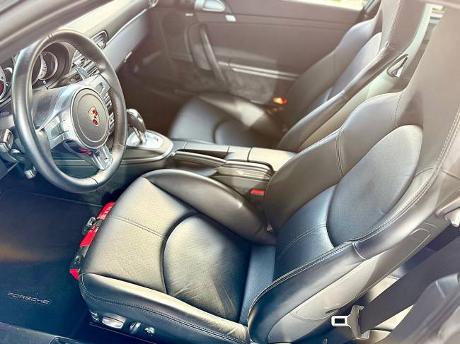 Porsche Gebrauchtwagenangebot PORSCHE 997.2 TURBO COUPE IN ARKTISSILBER-METALLIC