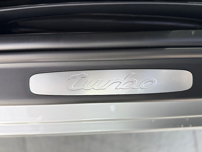 Porsche Gebrauchtwagenangebot PORSCHE 997.2 TURBO COUPE IN ARKTISSILBER-METALLIC