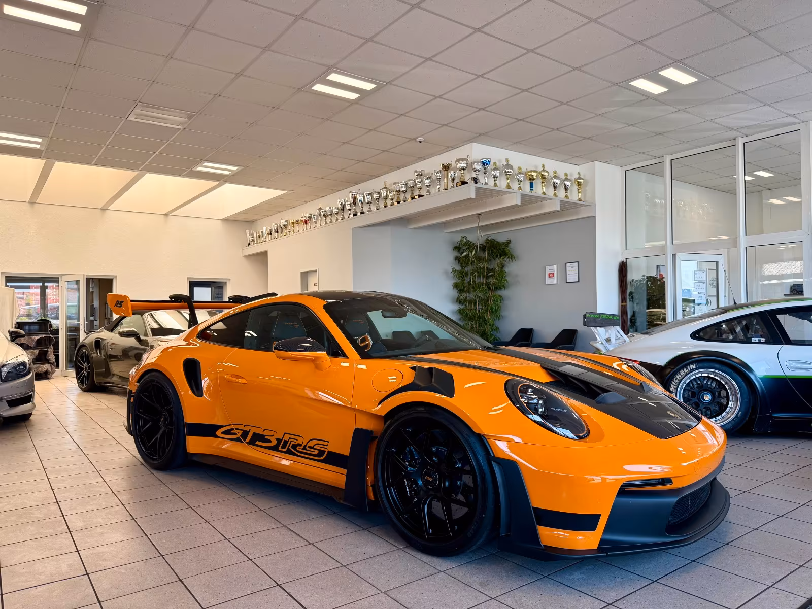 PORSCHE 992 GT3 RS WEISSACH IN PTS SIGNALORANGE