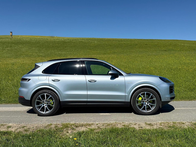 PORSCHE CAYENNE III E-HYBRID IN DOLOMITSILBER