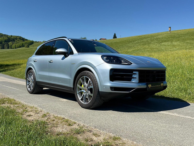 Porsche Gebrauchtwagenangebot PORSCHE CAYENNE III E-HYBRID IN DOLOMITSILBER