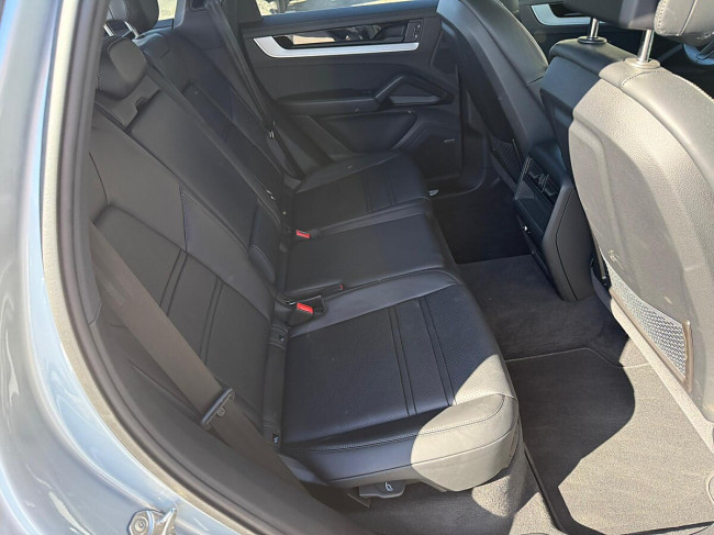 Porsche Gebrauchtwagenangebot PORSCHE CAYENNE III E-HYBRID IN DOLOMITSILBER