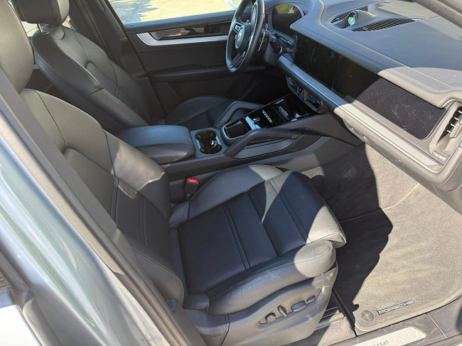 Porsche Gebrauchtwagenangebot PORSCHE CAYENNE III E-HYBRID IN DOLOMITSILBER