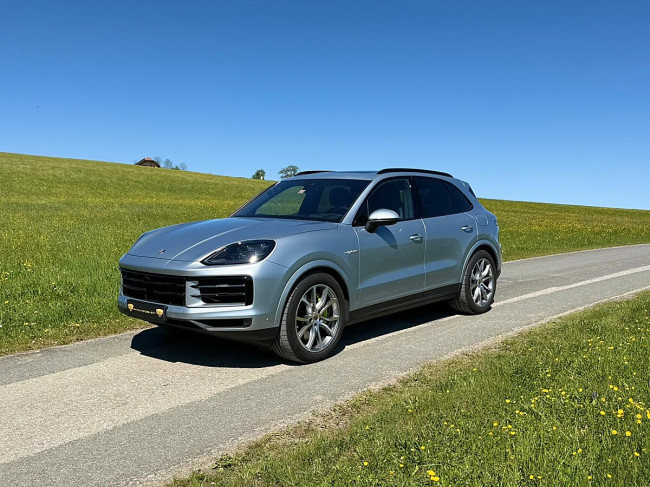 Porsche Gebrauchtwagenangebot PORSCHE CAYENNE III E-HYBRID IN DOLOMITSILBER