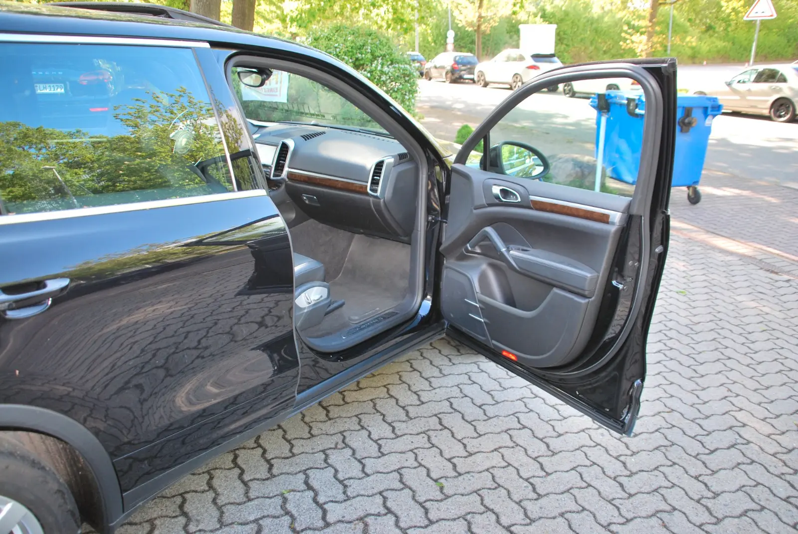 Porsche Gebrauchtwagenangebot PORSCHE CAYENNE S DIESEL IN TIEFSCHWARZ - 1. HAND