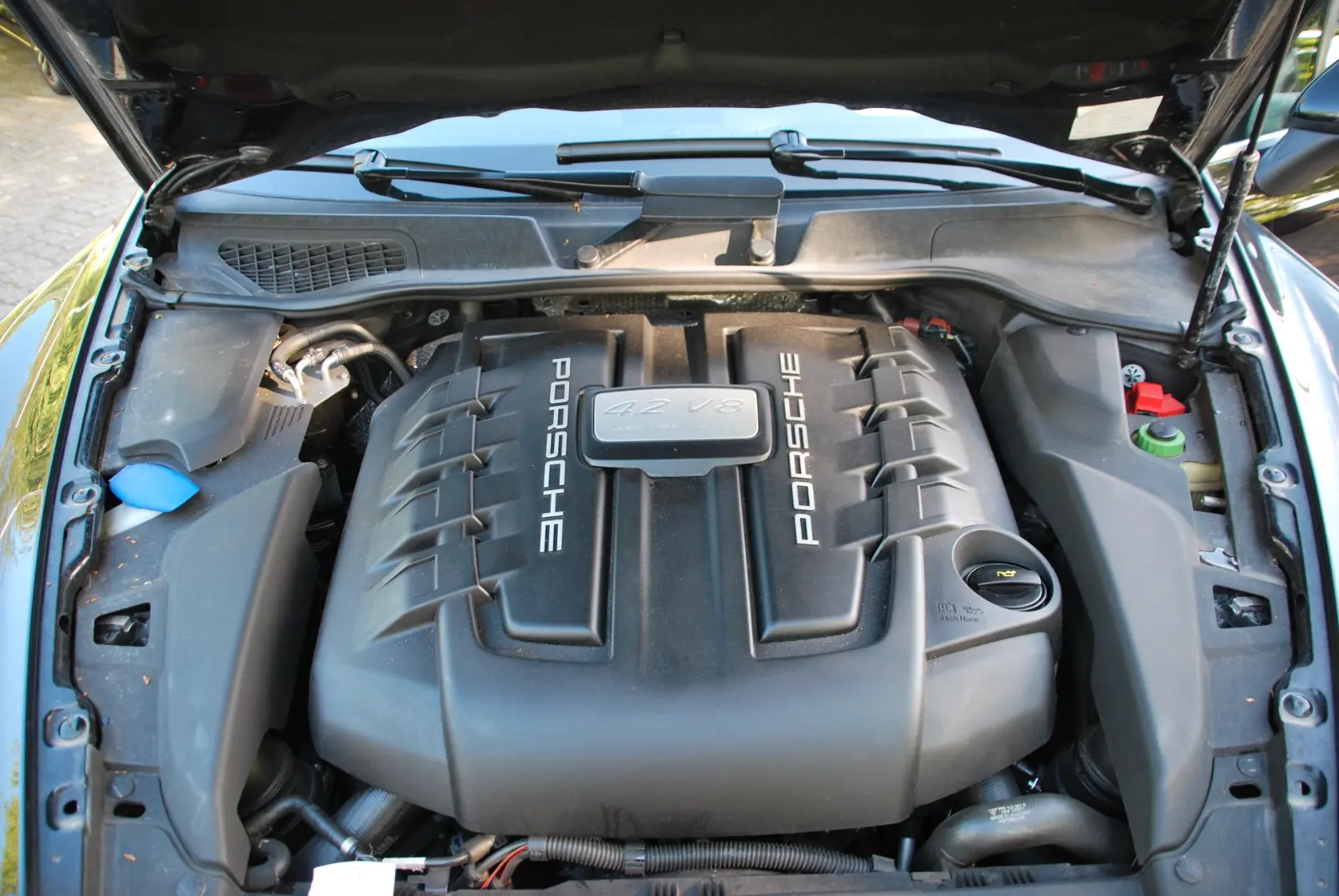 Porsche Gebrauchtwagenangebot PORSCHE CAYENNE S DIESEL IN TIEFSCHWARZ - 1. HAND