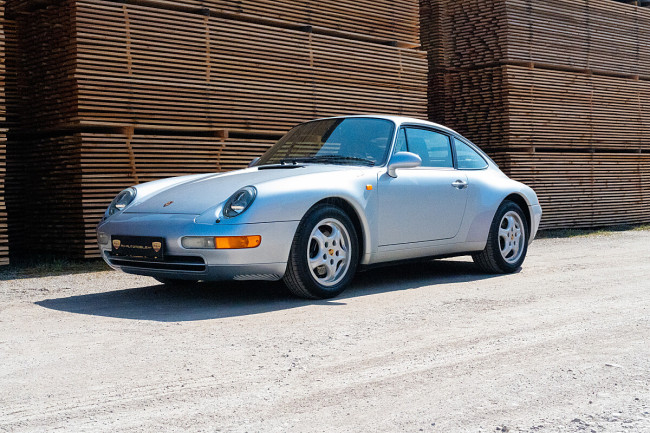 PORSCHE 993 CARRERA COUPE IN POLARSILBER