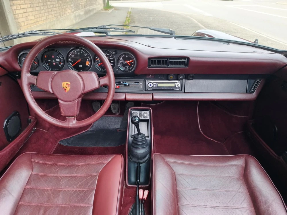 Porsche Gebrauchtwagenangebot PORSCHE 911 SC CABRIOLET IN BORDEAUX