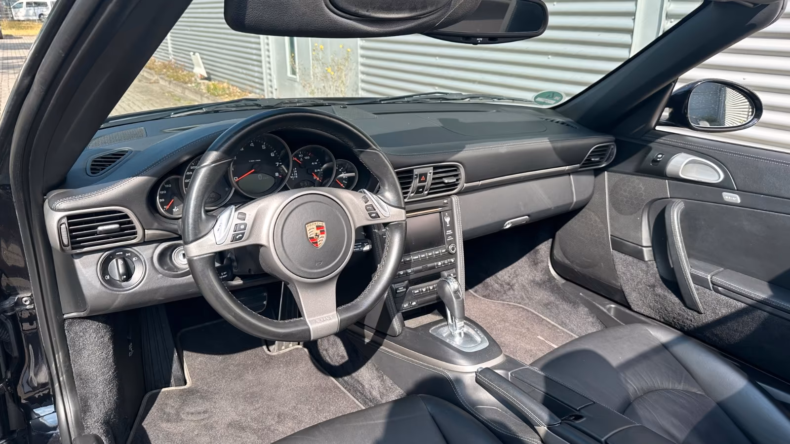 Porsche Gebrauchtwagenangebot PORSCHE 997 CARRERA 4 CABRIO - 3 VORBESITZER