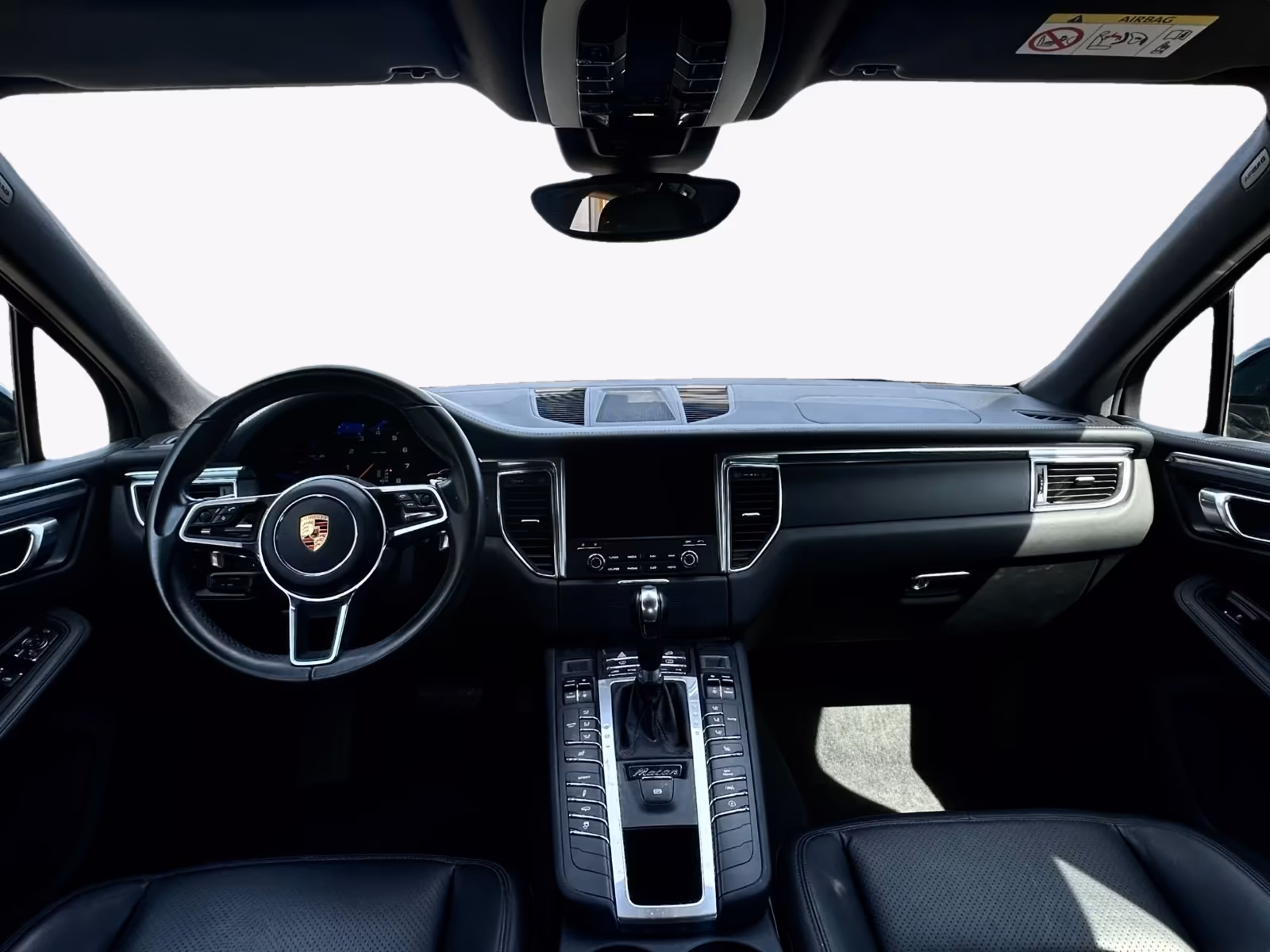 Porsche Gebrauchtwagenangebot PORSCHE MACAN AUS 2. HAND IN SCHWARZ, UNFALLFREI