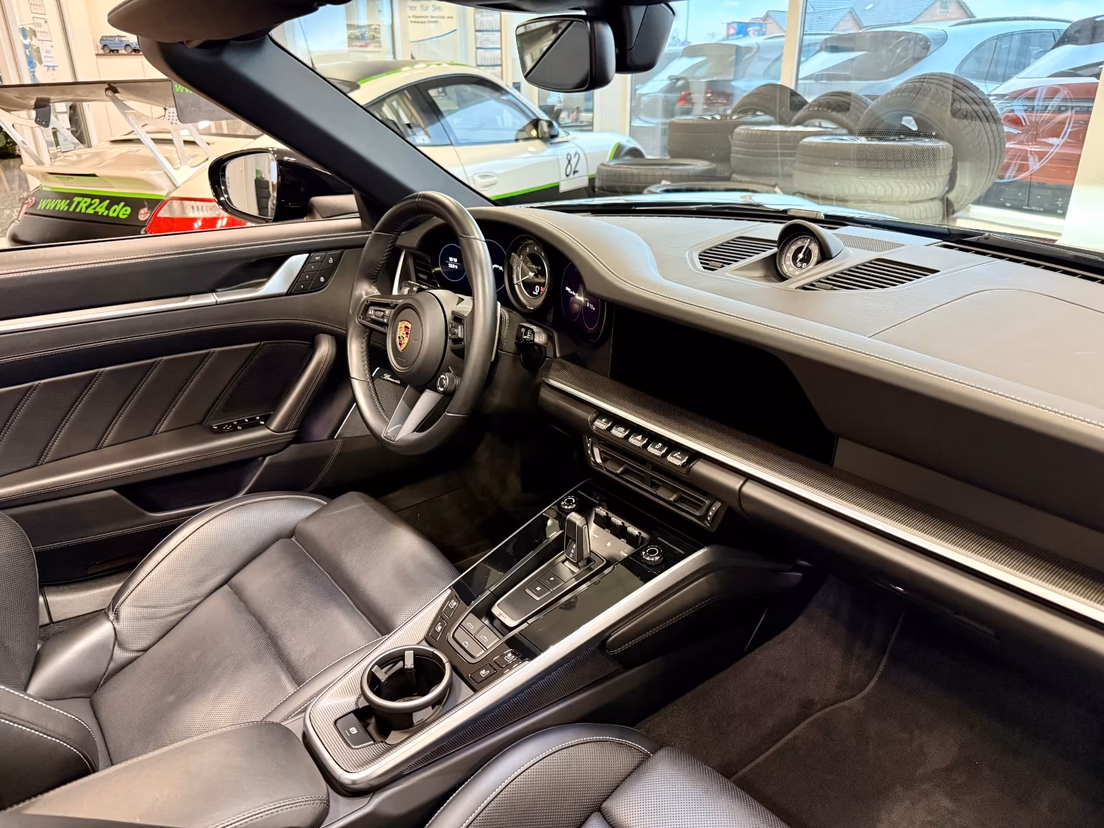 Porsche Gebrauchtwagenangebot PORSCHE 992 TURBO S CABRIOLET - 1 VORBESITZER, TIEFSCHWARZ