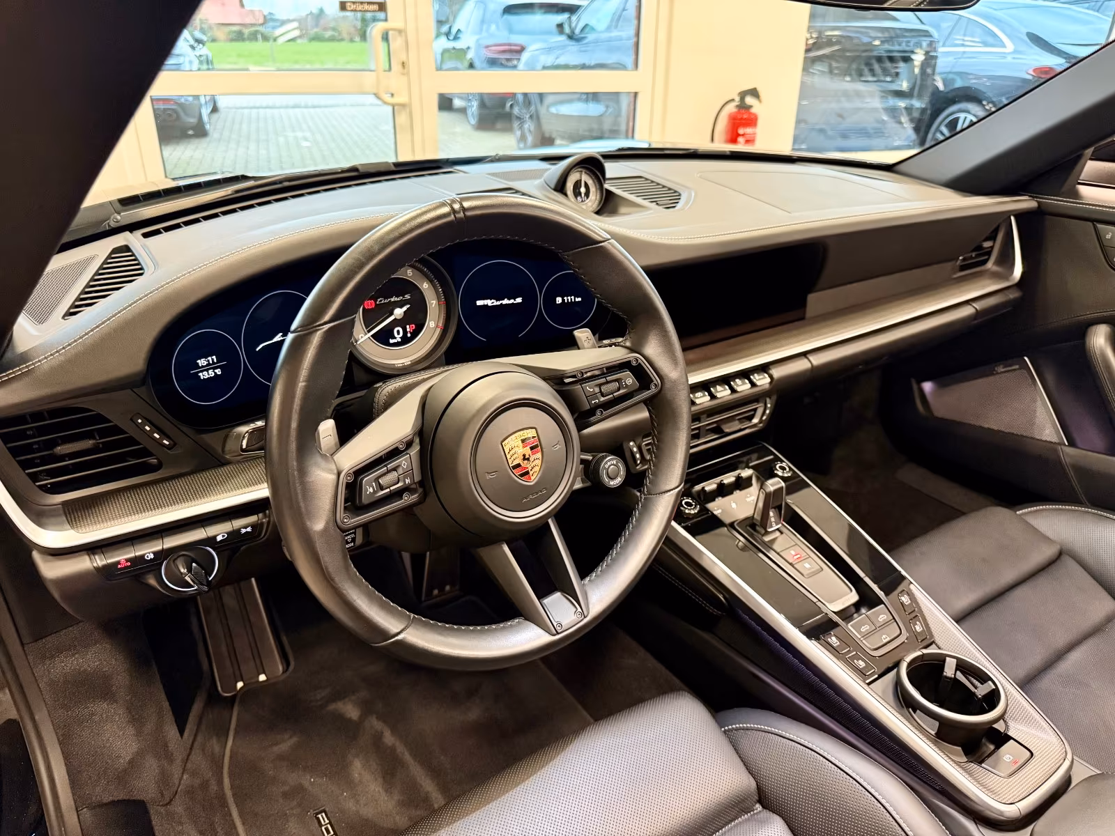 Porsche Gebrauchtwagenangebot PORSCHE 992 TURBO S CABRIOLET - 1 VORBESITZER, TIEFSCHWARZ