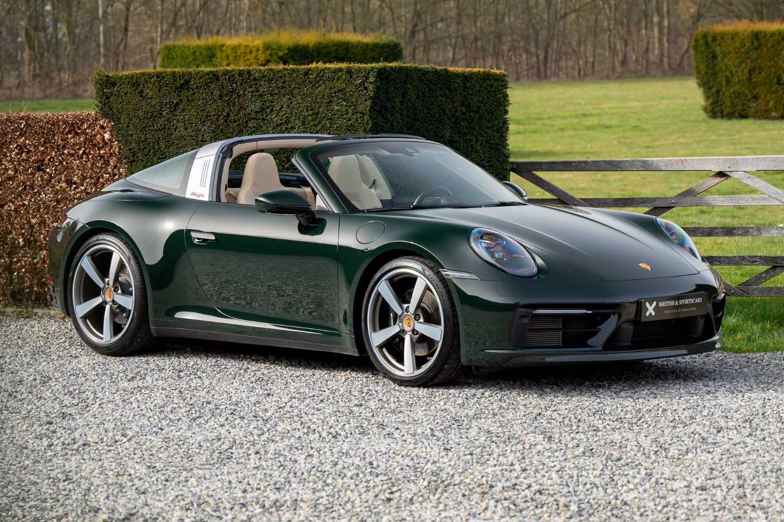 Porsche Gebrauchtwagenangebot PORSCHE 992.1 TARGA 4S HERITAGE EDITION DESIGN - 1. HAND
