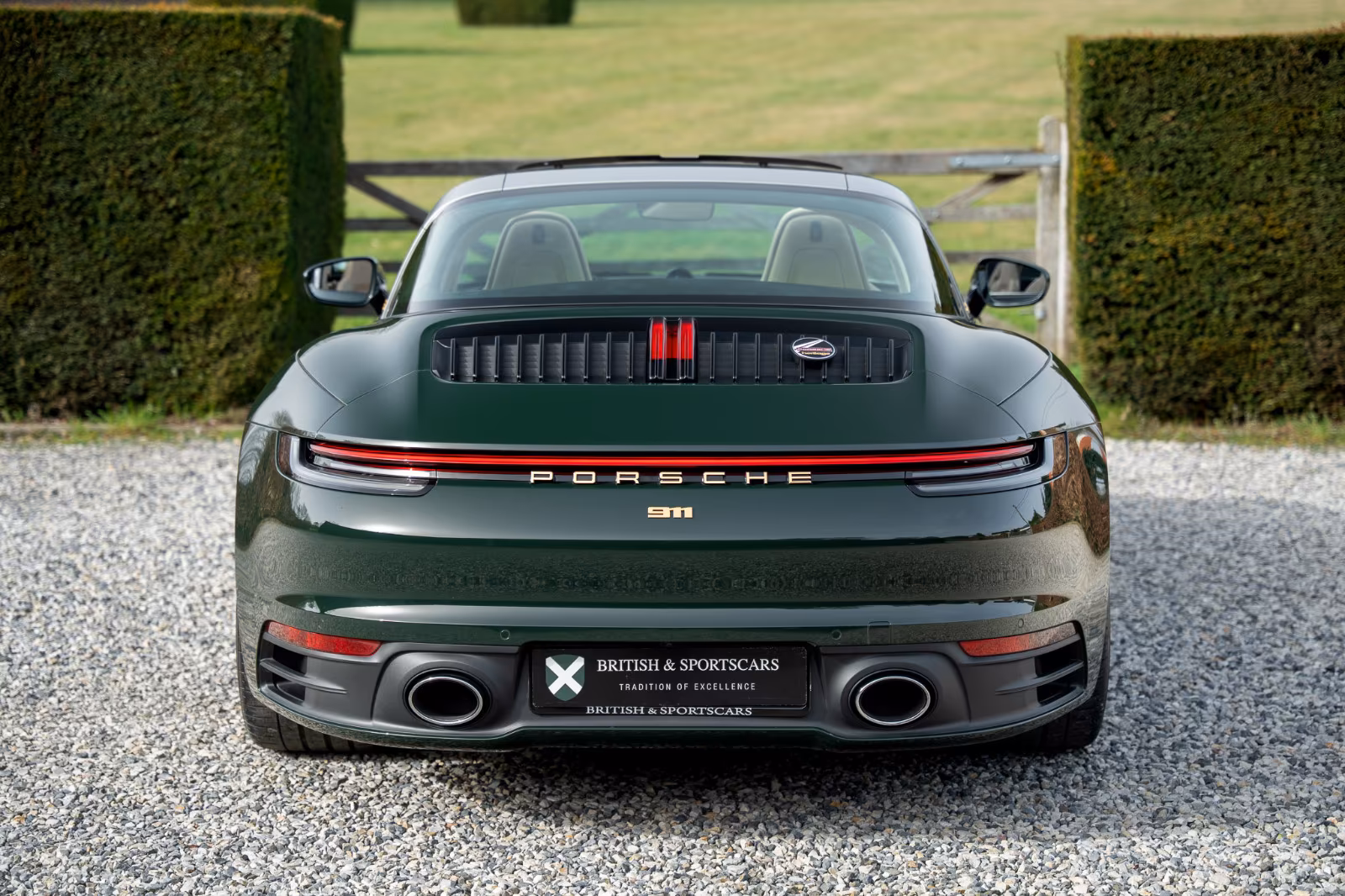 Porsche Gebrauchtwagenangebot PORSCHE 992.1 TARGA 4S HERITAGE EDITION DESIGN - 1. HAND