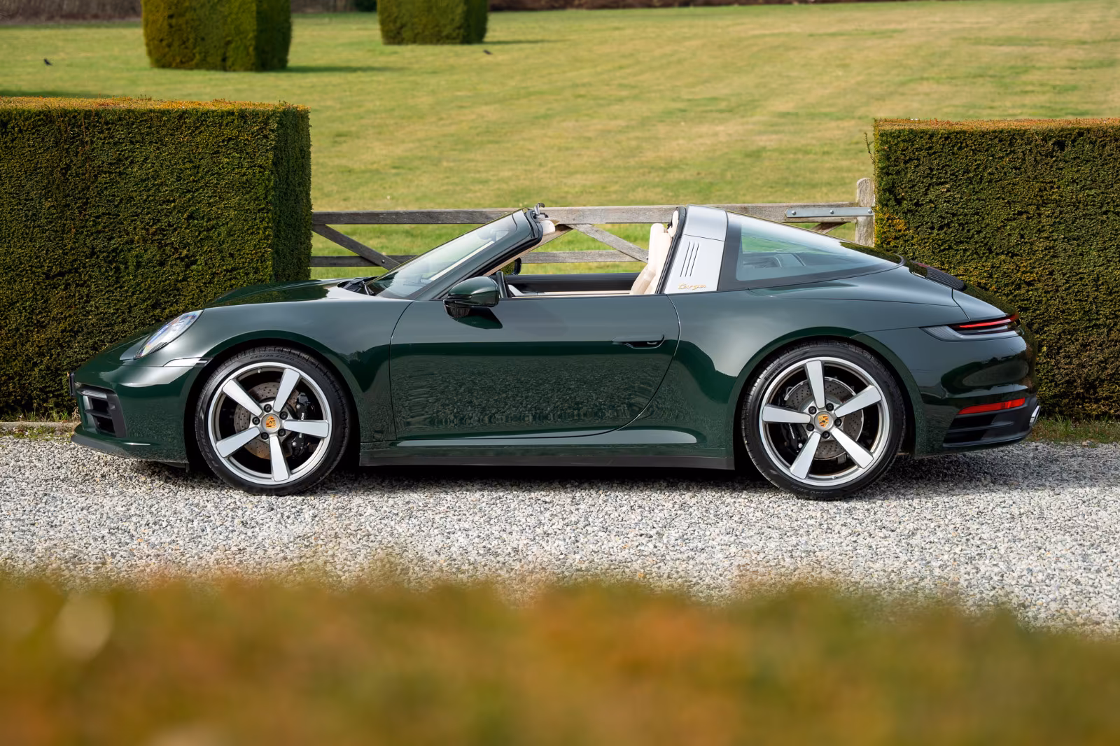 Porsche Gebrauchtwagenangebot PORSCHE 992.1 TARGA 4S HERITAGE EDITION DESIGN - 1. HAND