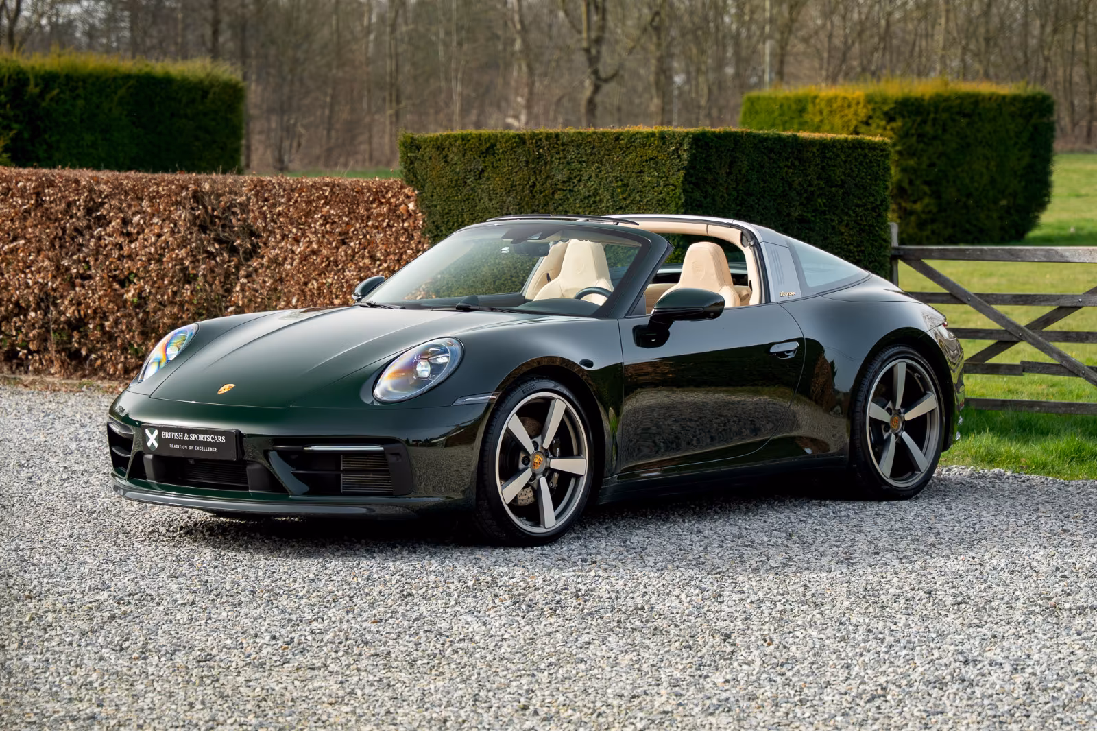 Porsche Gebrauchtwagenangebot PORSCHE 992.1 TARGA 4S HERITAGE EDITION DESIGN - 1. HAND