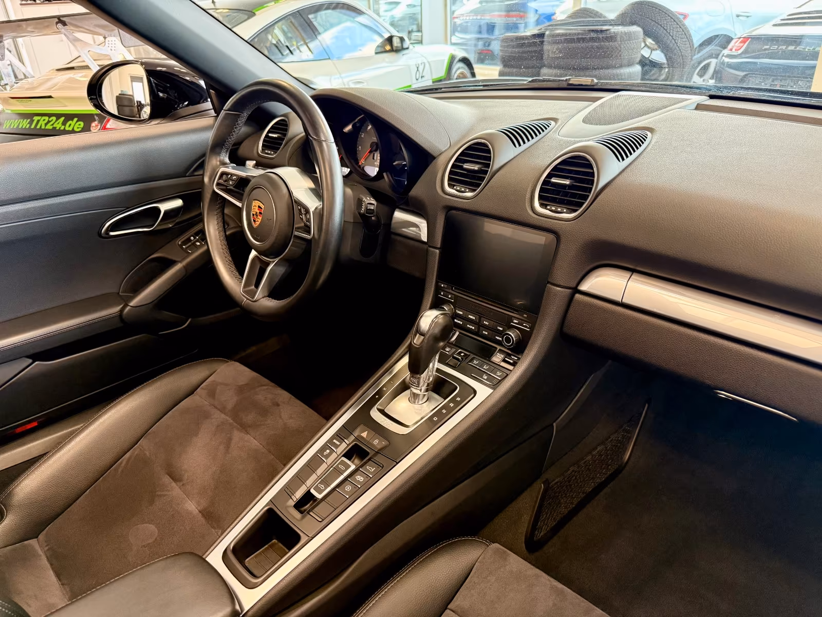 Porsche Gebrauchtwagenangebot PORSCHE BOXSTER S (718) IN SCHWARZ - PDK-GETRIEBE