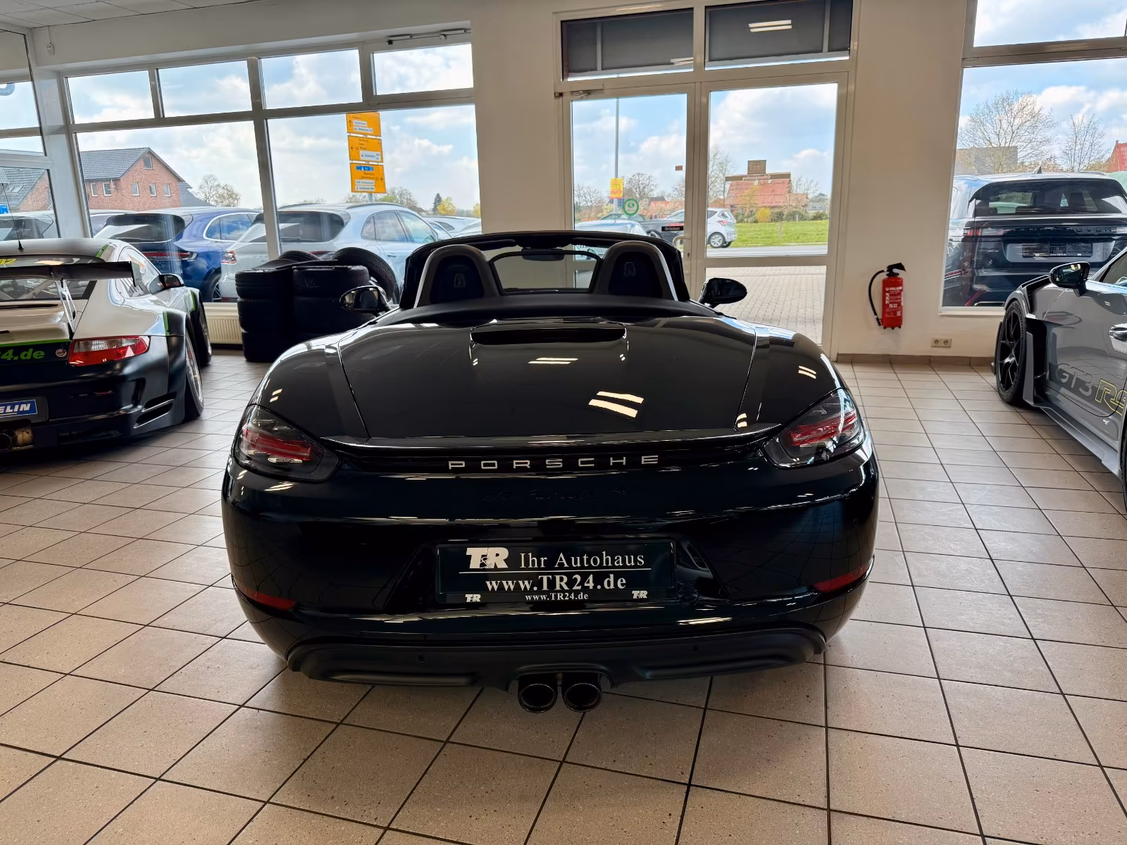 Porsche Gebrauchtwagenangebot PORSCHE BOXSTER S (718) IN SCHWARZ - PDK-GETRIEBE