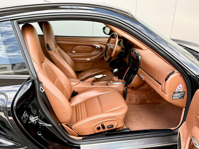Porsche Gebrauchtwagenangebot PORSCHE 996 TURBO COUPE - BLACK MAGIC PERLEFFEKT