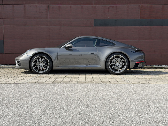 Porsche Gebrauchtwagenangebot PORSCHE 992 CARRERA 4 COUPE IN ACHATGRAU