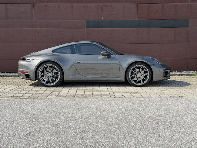 Porsche Gebrauchtwagenangebot PORSCHE 992 CARRERA 4 COUPE IN ACHATGRAU