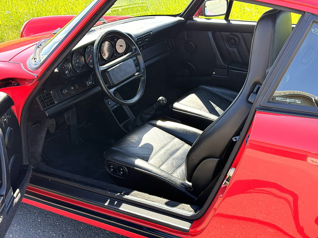 Porsche Gebrauchtwagenangebot PORSCHE 911 3,2L CARRERA COUPE IN INDISCHROT