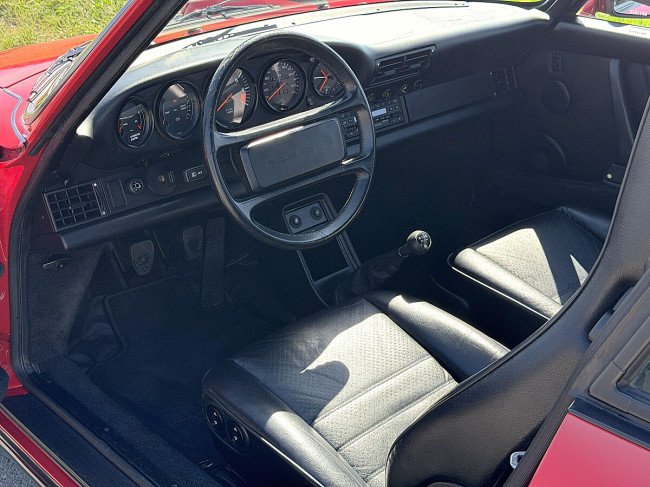 Porsche Gebrauchtwagenangebot PORSCHE 911 3,2L CARRERA COUPE IN INDISCHROT