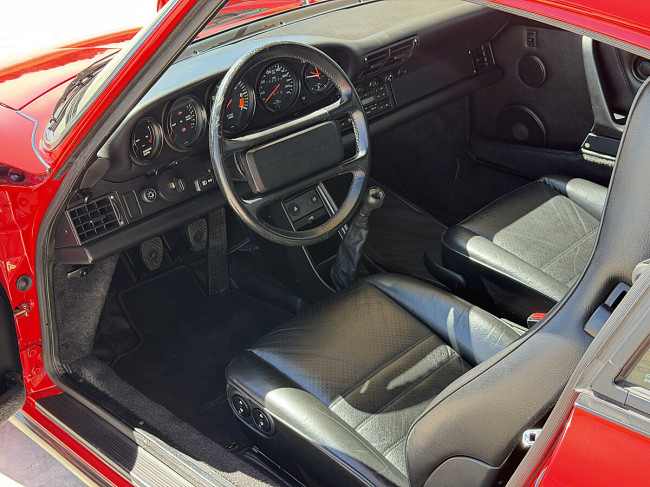 Porsche Gebrauchtwagenangebot PORSCHE 911 3,2L CARRERA COUPE IN INDISCHROT