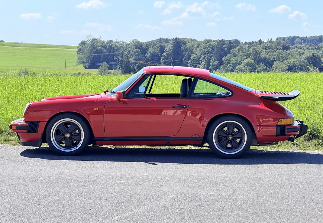 Porsche Gebrauchtwagenangebot PORSCHE 911 3,2L CARRERA COUPE IN INDISCHROT