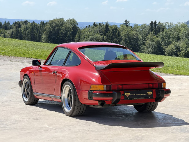 Porsche Gebrauchtwagenangebot PORSCHE 911 3,2L CARRERA COUPE IN INDISCHROT
