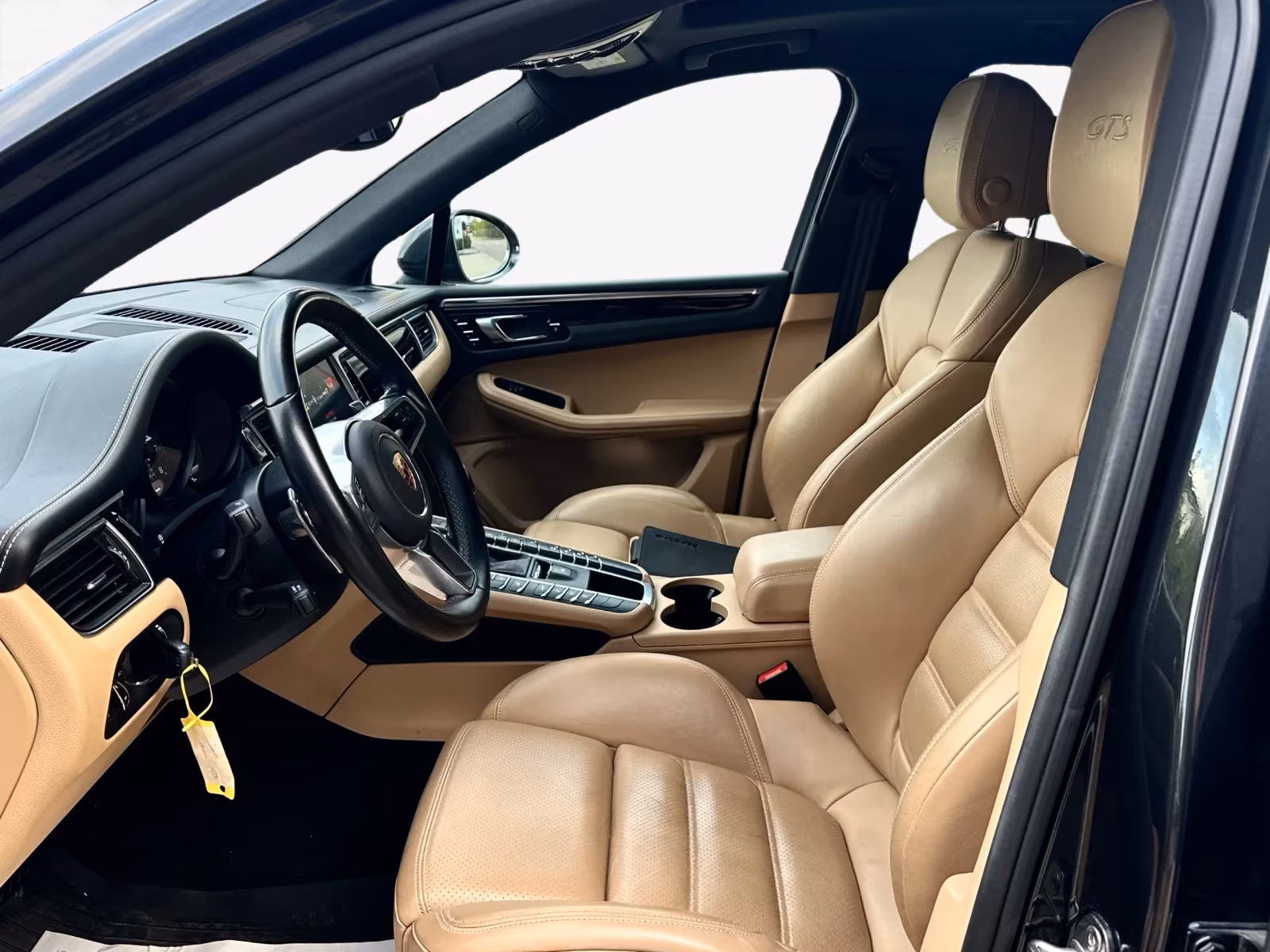 Porsche Gebrauchtwagenangebot PORSCHE MACAN GTS IN VUKANGRAU - 2 VORBESITZER