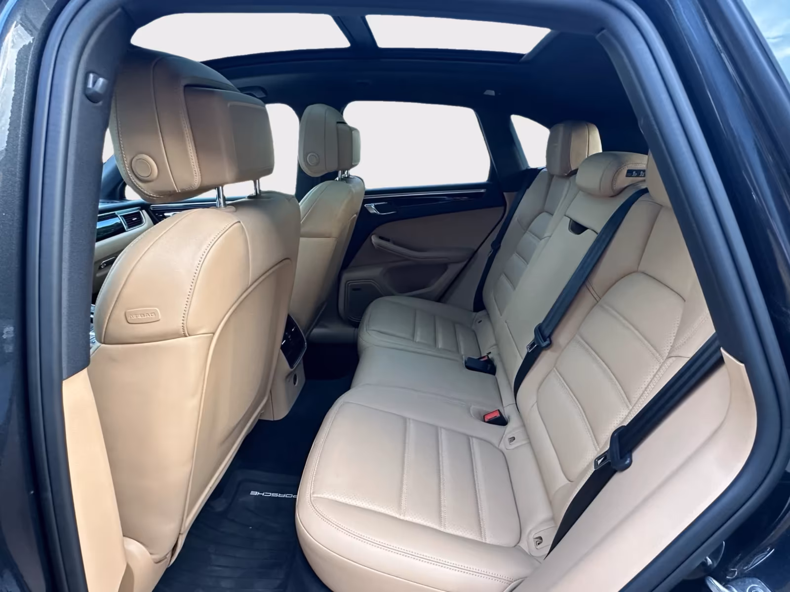 Porsche Gebrauchtwagenangebot PORSCHE MACAN GTS IN VUKANGRAU - 2 VORBESITZER