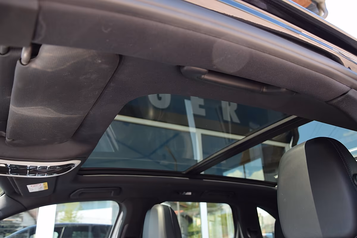 Porsche Gebrauchtwagenangebot PORSCHE CAYENNE 3.0L E-HYBRID IN TIEFSCHWARZ
