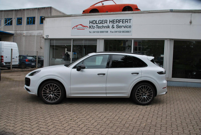Porsche Gebrauchtwagenangebot PORSCHE CAYENNE IN WEISS - 3 VORBESITZER