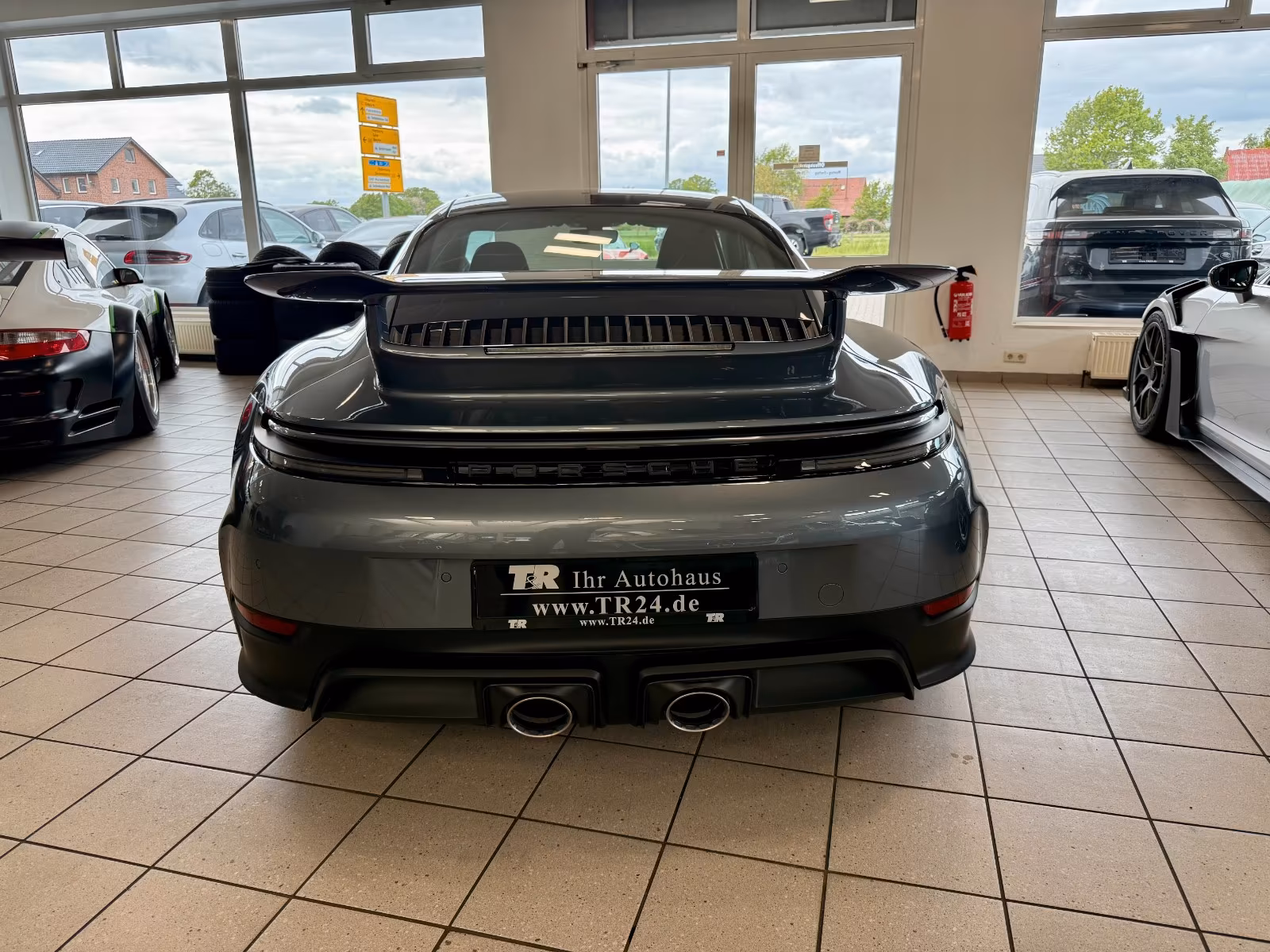 Porsche Gebrauchtwagenangebot PORSCHE 992.2 CARRERA GTS T-HYBRID IN VANADIUMGRAU