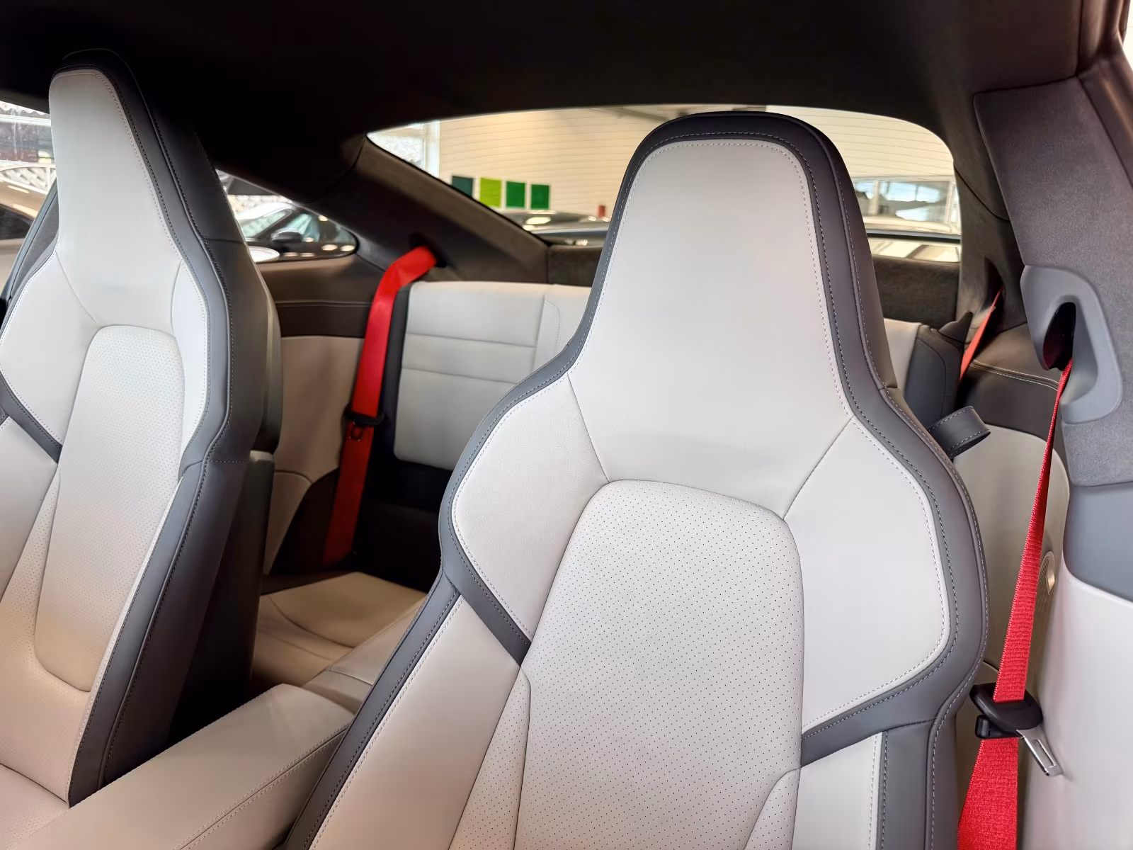 Porsche Gebrauchtwagenangebot PORSCHE 992.2 CARRERA GTS T-HYBRID IN VANADIUMGRAU