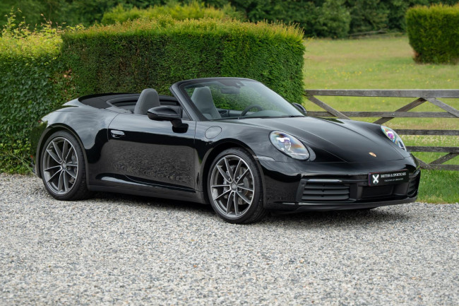 Porsche Gebrauchtwagen von British & Sportscars PORSCHE 992 CARRERA CABRIOLET IN SCHWARZ
